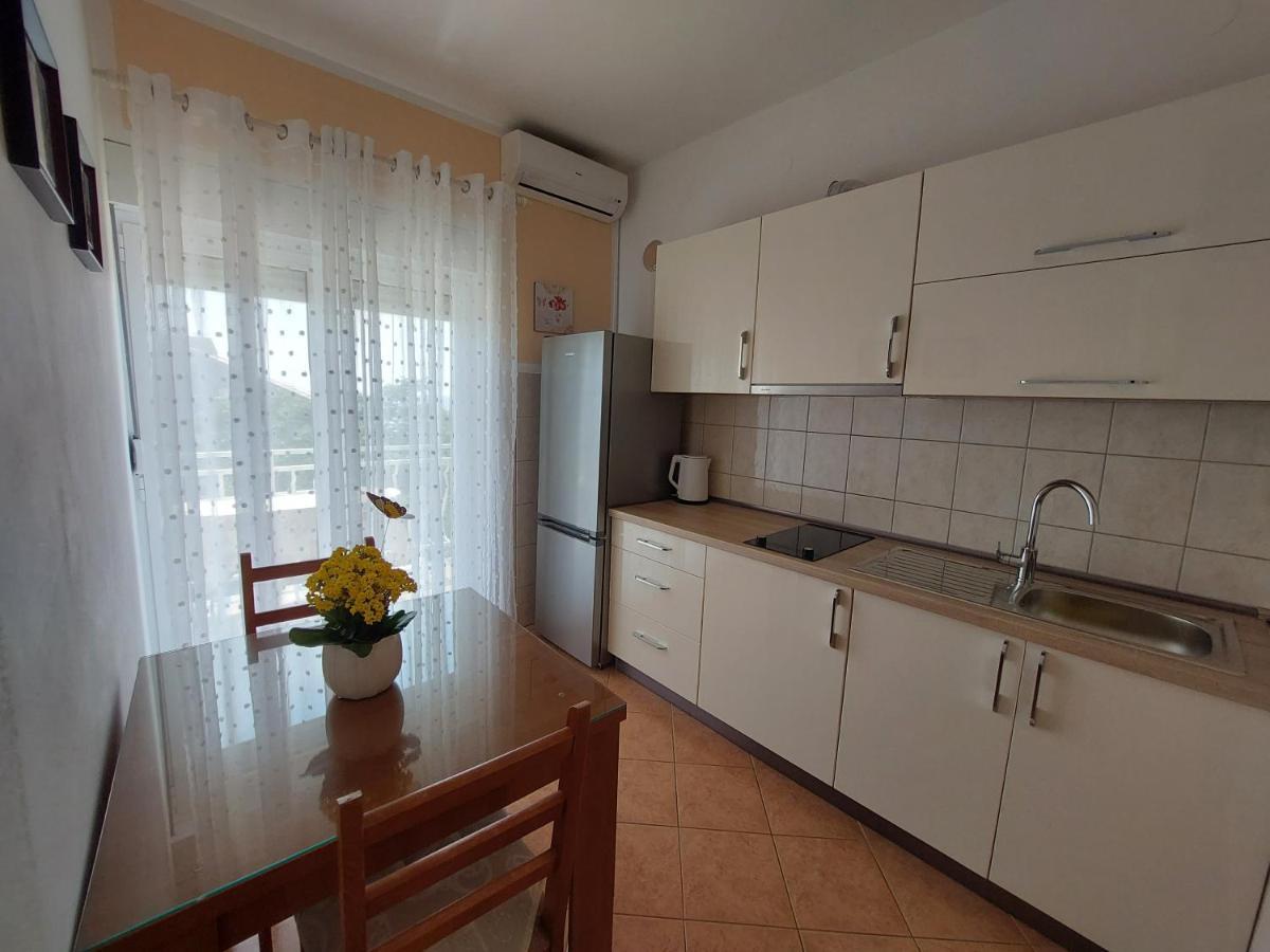 Apartments Tonci And Iris Primošten Extérieur photo
