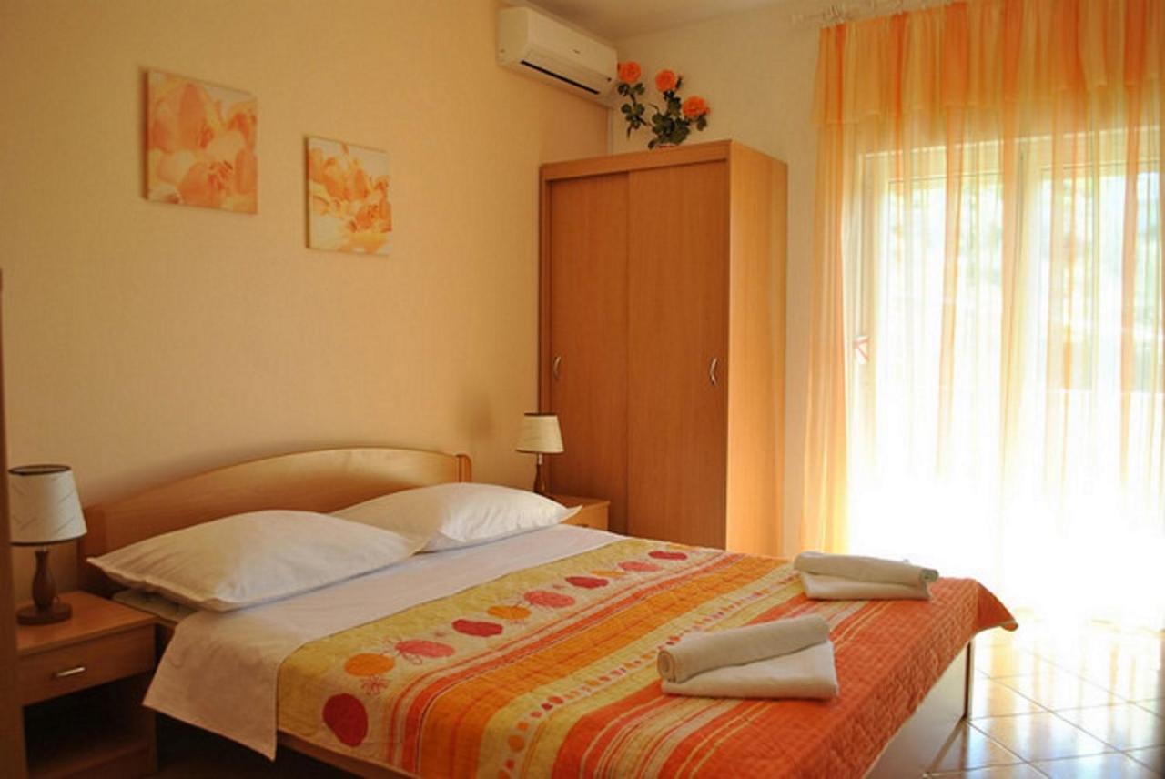 Apartments Tonci And Iris Primošten Extérieur photo