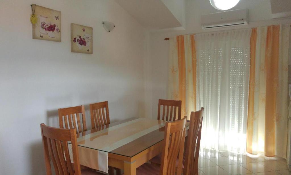 Apartments Tonci And Iris Primošten Extérieur photo