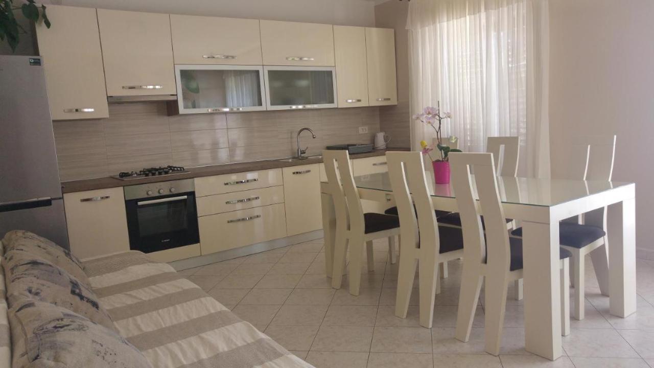 Apartments Tonci And Iris Primošten Extérieur photo